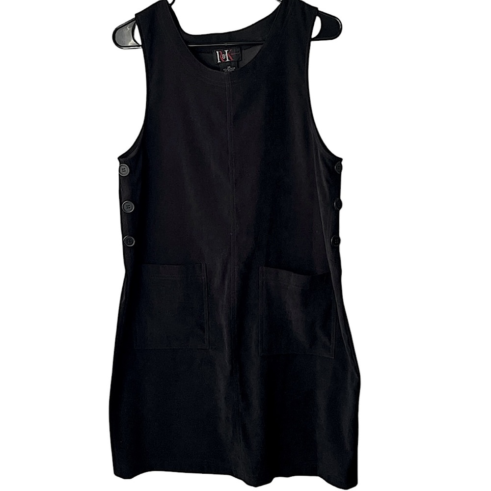 VINTAGE 90’s black velvet sleeveless dress with buttons and pockets 6 like new